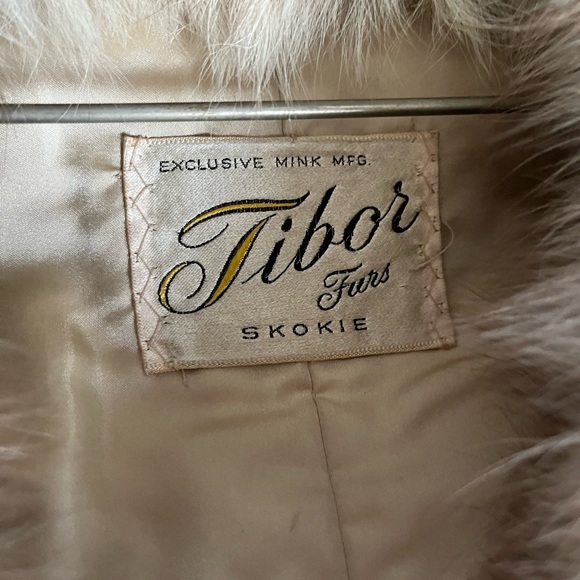 Absolutely exquisite mink coat - Picture 11 of 11